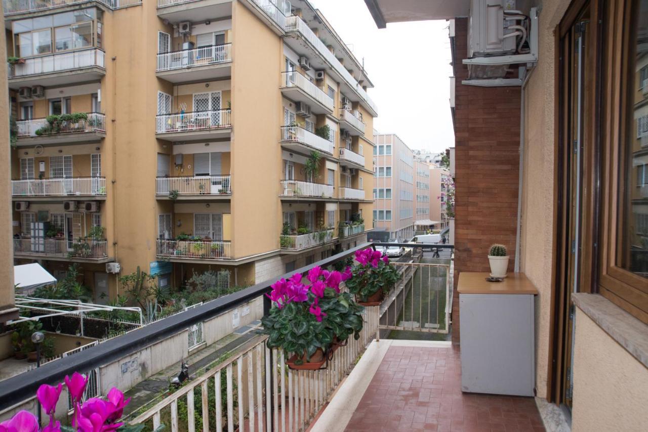 Bed and Breakfast A Due Passi Da San Pietro Roma Esterno foto